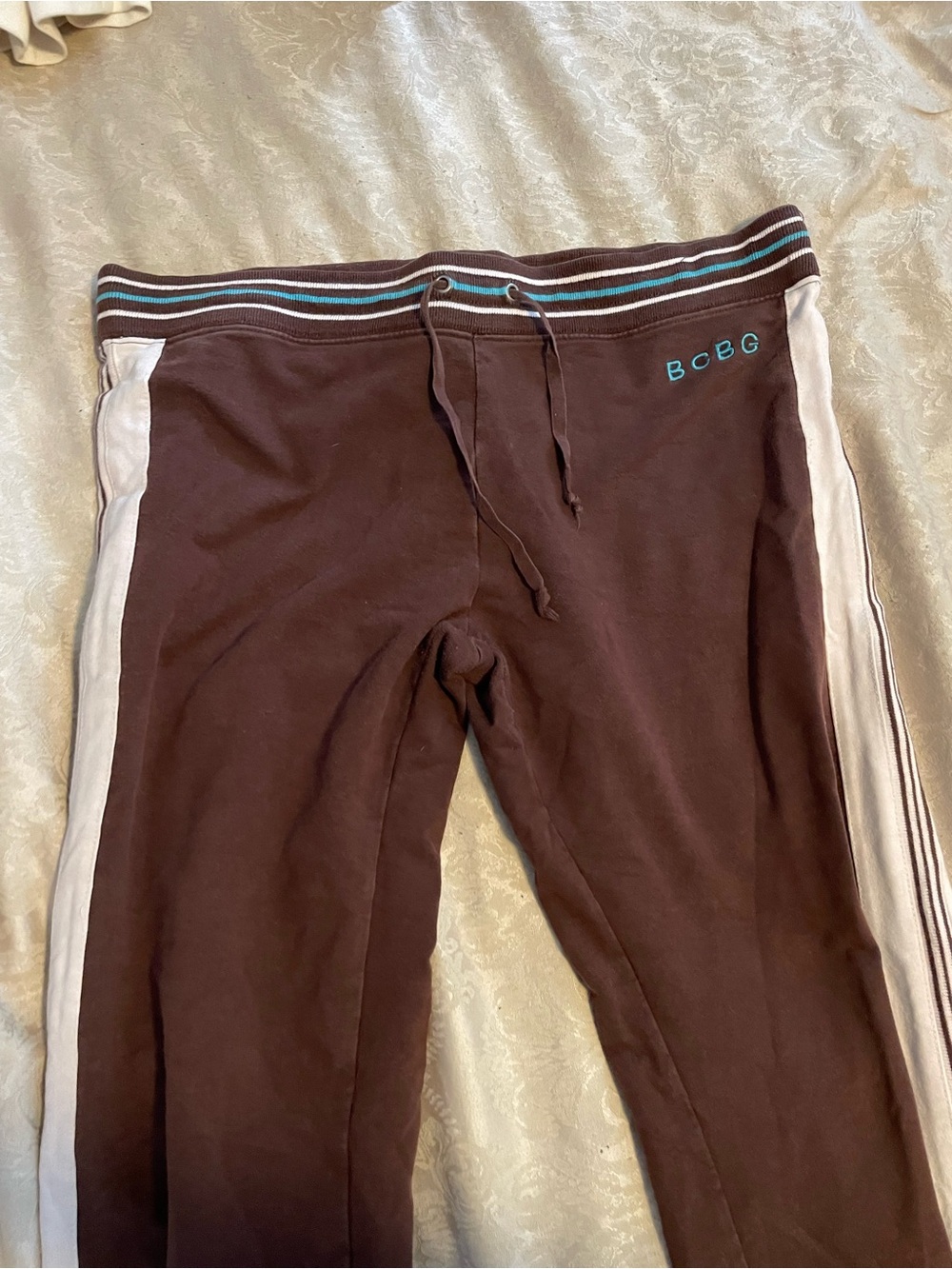 BCBGMaxAzria Brown Teens size L Sweatpants with Cream Side Panels and Aqua Logo